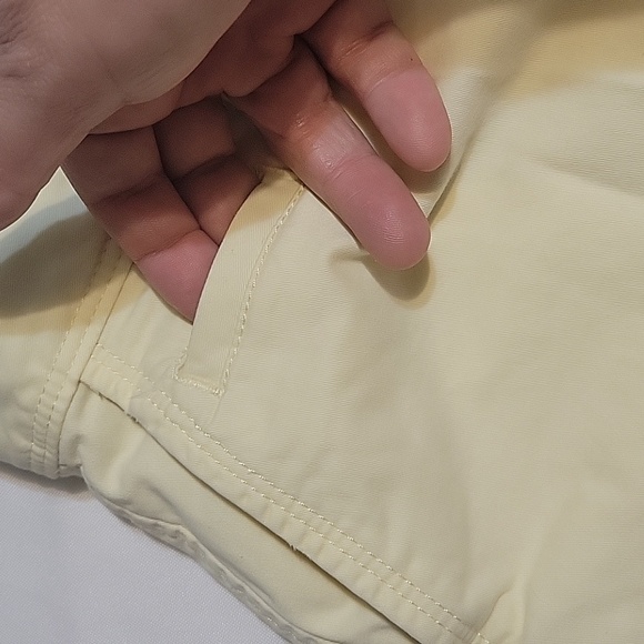 Perfect 5"shorts Old Navy Khakis - Picture 4 of 9